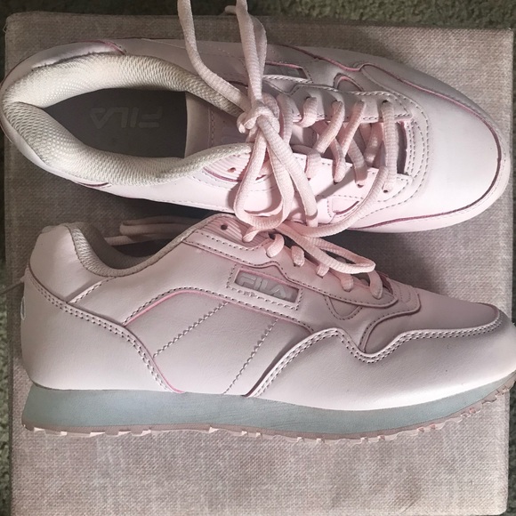 Fila Sneaker Light Pink Sz 8.5 - Picture 3 of 3